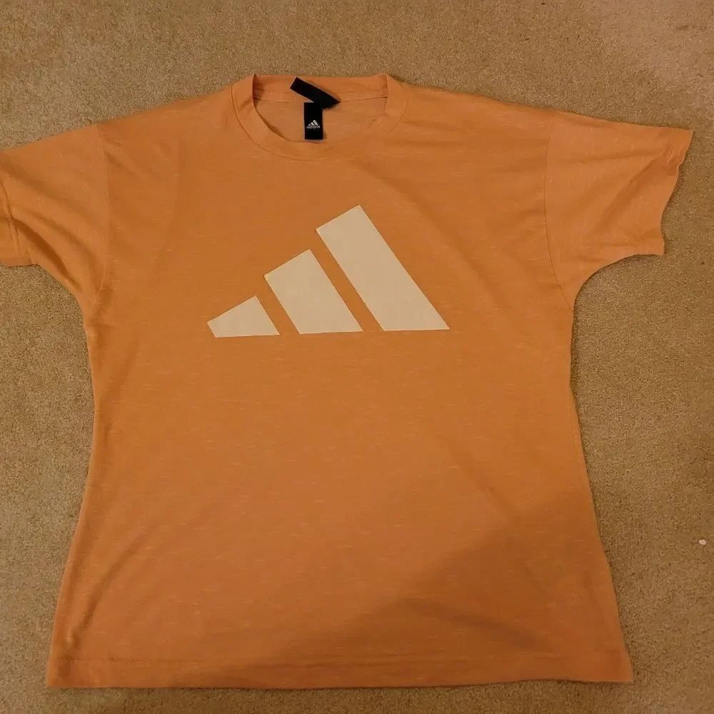 Adidas  medium tshirt  - Picture 2 of 7